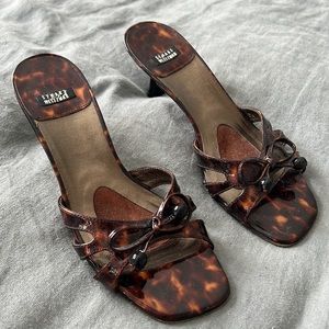 Vintage 2000’s Stuart Weitzman tortoise shell kitten heel sandals